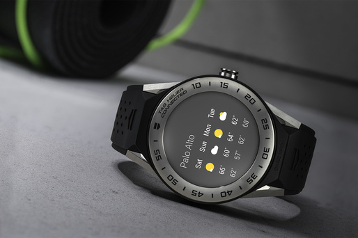 Tag Heuer lansează un smartwatch cu aspect tradițional care costă peste 1.000 de euro