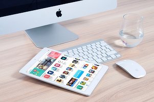 Accesarea rețelelor de social media este activitatea cea mai frecventată de români atunci când stau pe Internet. Peste jumătate citesc știri. Nici seniorii pensionari nu lipsesc