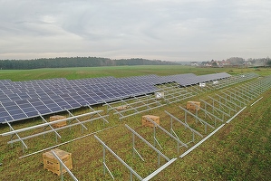 R. Power, cel mai mare dezvoltator polonez de ferme fotovoltaice, care pregătește achiziții în România, a semnat finanțarea unui întreg portofoliu de centrale de energie solară