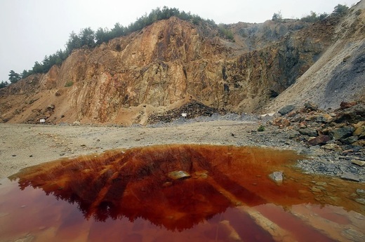Casă majoră românească de brokeraj bursier divulgă că deține peste 1 milion de acțiuni la Gabriel Resources, cu puține momente înainte ca România să își afle decizia în dosarul Roșia Montană. Acțiunile urcă puternic