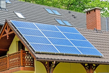Casa Verde Fotovoltaice dispare, apare Casa Verde Baterii - plan aflat pe masa ministrului