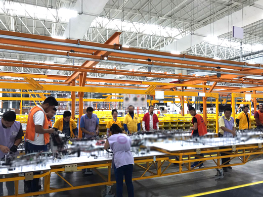 Germanii de la Kromberg & Schubert, cu aproape 10.000 de angajați în România, au deschis o fabrică în Serbia, investiție de aproape 30 milioane euro. La începutul anului, compania a lansat o campanie de recrutări pe piața locală