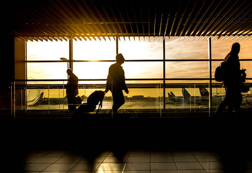 Flight Refund: Companiile aeriene tradiționale au un procent dublu de anulări și întârzieri față de companiile low cost