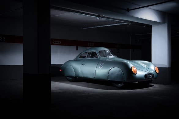 VIDEO&FOTO O mașină fabricată de Porsche pentru regimul nazist a ratat o licitație din cauza unor greșeli și confuzii uriașe