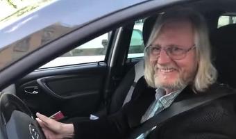 Celebrul medic francez Didier Raoult, care a impus tratamentul COVID cu hidroxiclorochină, conduce o Dacia Duster