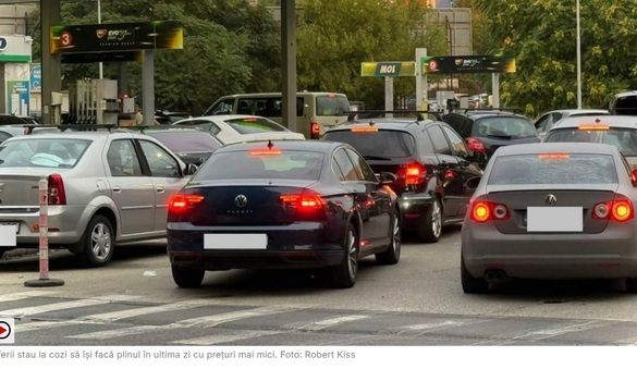 FOTO Șoferii stau la mari cozi pentru a mai cumpăra benzină la prețul actual