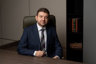 EXCLUSIV Șeful Eazy a avut acum 10 ani cel mai sever accident auto. Ce a învățat din el. Prețurile RCA - în creștere, comportamentul la volan are o contribuție majoră. Cât de gravă este prezența în trafic a mașinilor fără RCA - INTERVIU