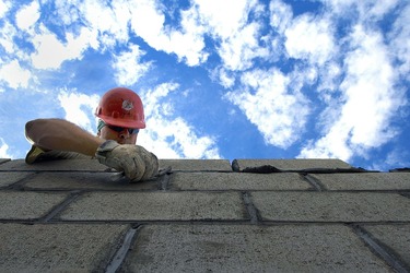 România a început anul cu una dintre cele mai mari creșteri ale lucrărilor de construcții din UE