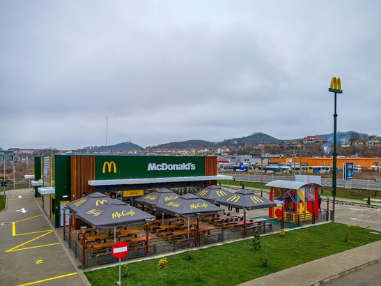 McDonald’s investește 9 milioane de lei într-un restaurant din Mediaș FOTO