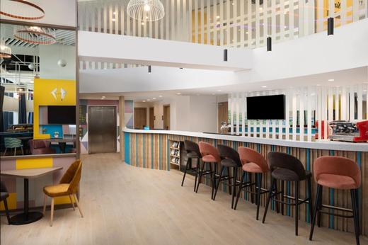 FOTO Fundația Pro Economica, având sprijinul Guvernului Ungariei, aduce în România și un hotel Hampton by Hilton 