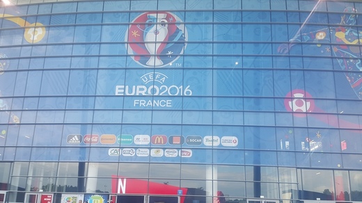 Euro 2016: Primele francezilor pentru titlu sunt de câte 300.000 de euro, cele are portughezilor sunt de 275.000 de euro