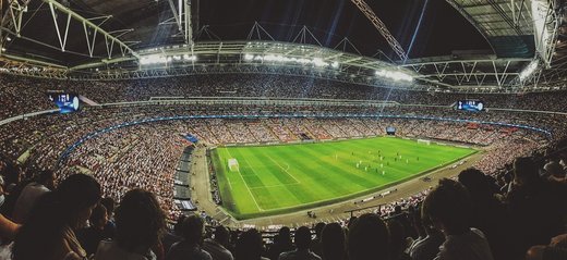 Cine sunt proprietarii marilor cluburi europene de fotbal