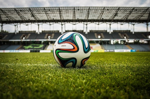 Decizie CJUE: O federație sportivă națională, precum de fotbal, poate fi obligată să atribuie contracte prin achiziții publice 