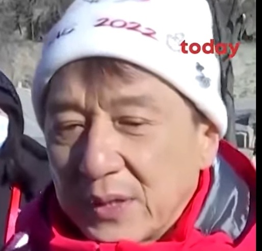 VIDEO Jackie Chan a purtat torța olimpică pe Marele Zid Chinezesc