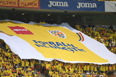 VIDEO Tricou uriaș desfășurat de Penny în timpul meciului România - Israel la tribuna a doua