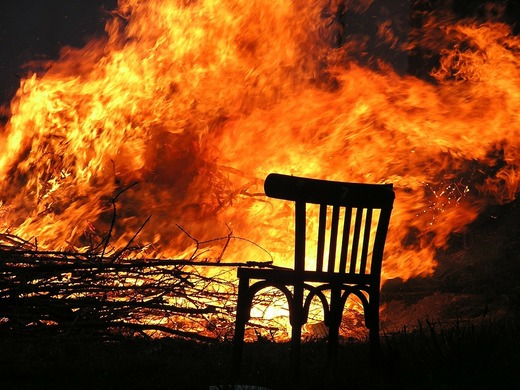 34 incendii de vegetație au izbucnit la Podgorița. Armata intervine să ajute pompierii 