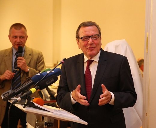 Fostul cancelar german Gerhard Schroeder va fi președintele consiliului director al Rosneft