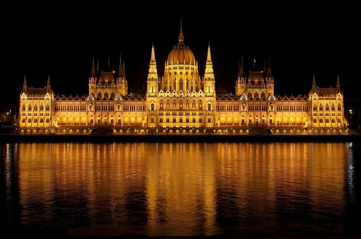 Parlamentul de la Budapesta adoptă o lege care încurajează natalitatea