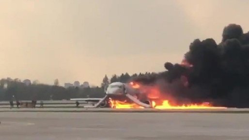 VIDEO Bilanțul victimelor în cazul avionului care a luat foc la Moscova a ajuns la 41 de morți