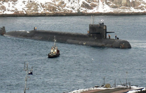 Paisprezece marinari morți într-un incendiu la bordul submarinului nuclear de cercetare AS-12 ”Loșarik”