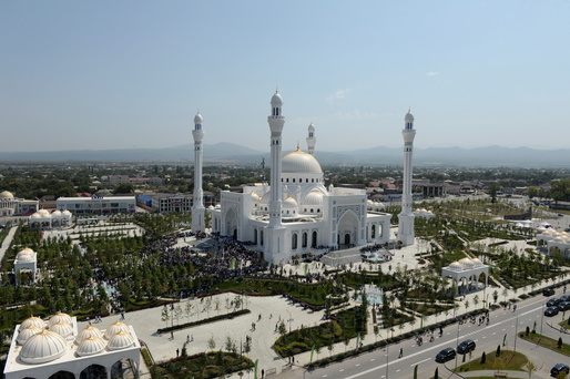 Autoritățile din Cecenia afirmă că au inaugurat cea mai mare moschee din Europa