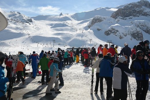 Politicieni austrieci, dați în judecată pentru că ar fi ignorat ''cuibul coronavirusului'' din stațiunea montană Ischgl