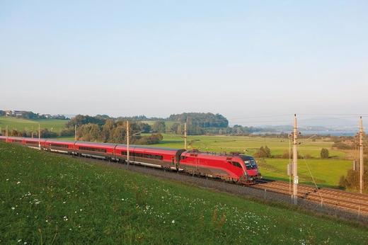 Trenul înlocuiește avionul între Viena și Salzburg