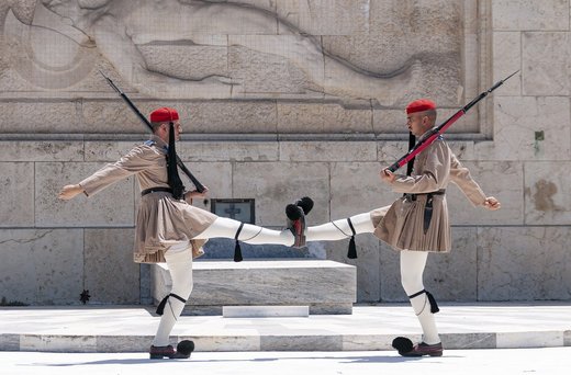 Grecia prelungește serviciul militar