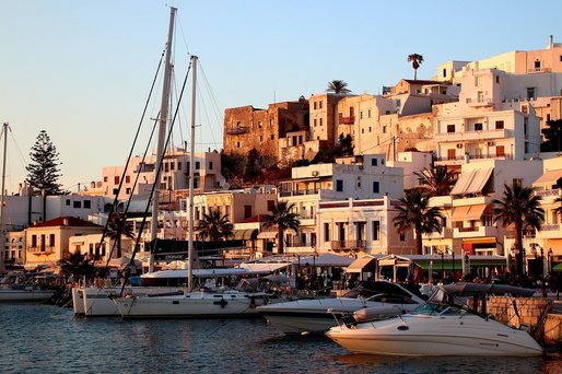 Grecia se distanțează -  restaurante, baruri, mall-uri exclusive pentru persoanele vaccinate