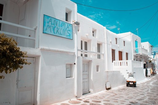 PREMIERĂ Grecia interzice muzica pe "insula bogaților" Mykonos