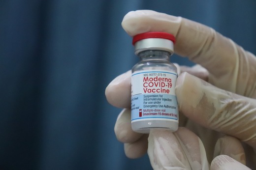 Coronavirus: Republica Cehă a început vaccinarea cu a treia doză
