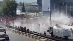 VIDEO Indignare în Grecia: Pompierii eroi ai țării au fost atacați de polițiști cu gaze lacrimogene și tunuri cu apă