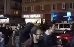 VIDEO Turcii au ieșit pe stradă împotriva lui Erdogan la Istanbul și Ankara, după ce lira s-a prăbușit. „Averea ta e furată de la noi”