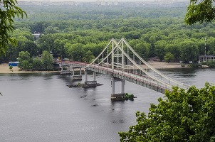 Ucraina interzice accesul navelor rusești în apele sale interioare