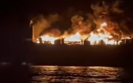 VIDEO Incendiu pe un pachebot grec în Marea Ionică, având la bord 288 de persoane, inclusiv români