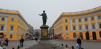 Zelenski spune că rușii se pregătesc să bombardeze Odesa
