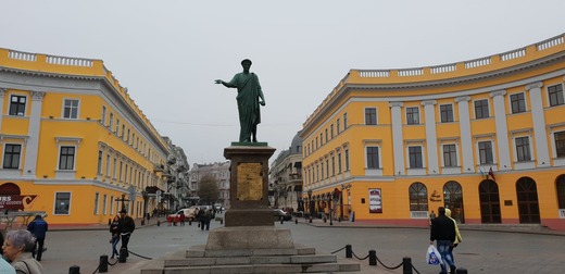 Zelenski spune că rușii se pregătesc să bombardeze Odesa
