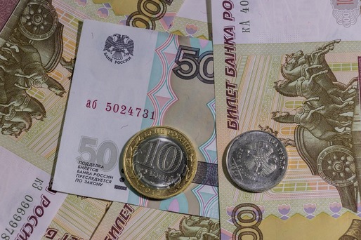 Rusia schimbă modul în care calculează cursul de schimb pentru dolar și euro pentru „a-i crește reprezentativitatea”