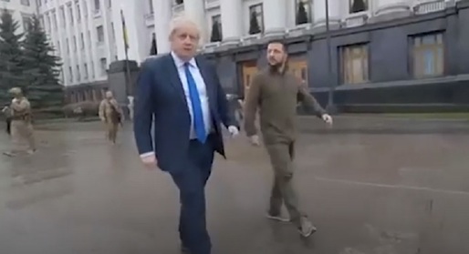 VIDEO Boris Johnson și Volodimir Zelenski se plimbă prin Kiev 