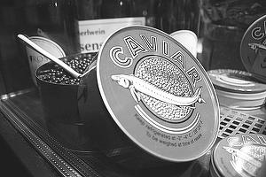 Londra vizează lideri militari și importul de caviar într-un nou val de sancțiuni la adresa Rusiei