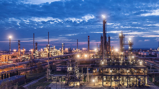 Tensiunea pe piața regională a carburanților se amplifică: După rafinăria OMV de lângă Viena, și rafinăria Dunărea a MOL va fi închisă parțial, ca urmare a unui incendiu