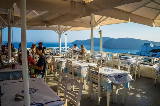 TUI estimează că va duce un record de turiști în Grecia 