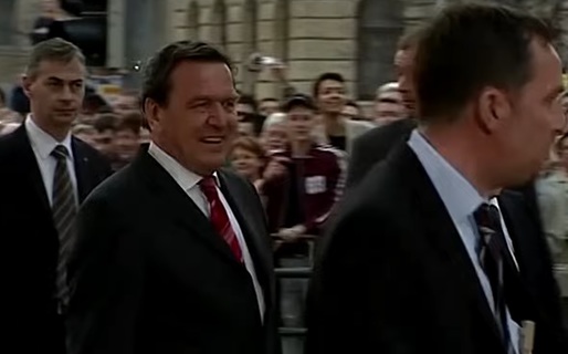 Gerhard Schröder, prezentat în presa rusă ca salvatorul Europei