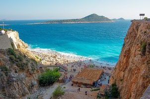 Turismul din Antalya revine la nivelurile record dinaintea pandemiei. Operator: Germania conduce topul vizitatorilor, dar România și-a lăsat amprenta în ultimele luni