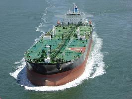 Rusia ocolește interdicția de a intra în porturile UE transbordând petrolul pe mare lângă Constanța