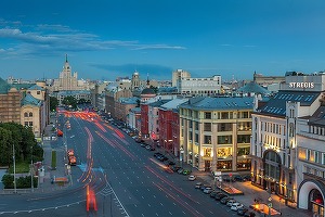 Majoritatea multinaționalelor nu au părăsit Rusia și sunt acuzate că finanțează războiul lui Putin. Cine s-a retras, cine a rămas
