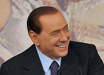 VIDEO Vorbe dulci și vodcă, cadoul președintelui Vladimir Putin de ziua lui Silvio Berlusconi