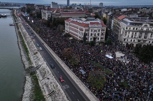 Zeci de mii de oameni au protestat împotriva guvernului Orban la Budapesta