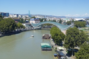 Economia Georgiei înflorește în timp ce rușii cu bani fug în această țară de războiul lui Putin
