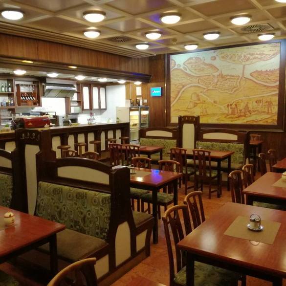 FOTO Unul dintre cele mai populare restaurante din Ungaria a fost închis după o funcționare neîntreruptă de 42 ani
